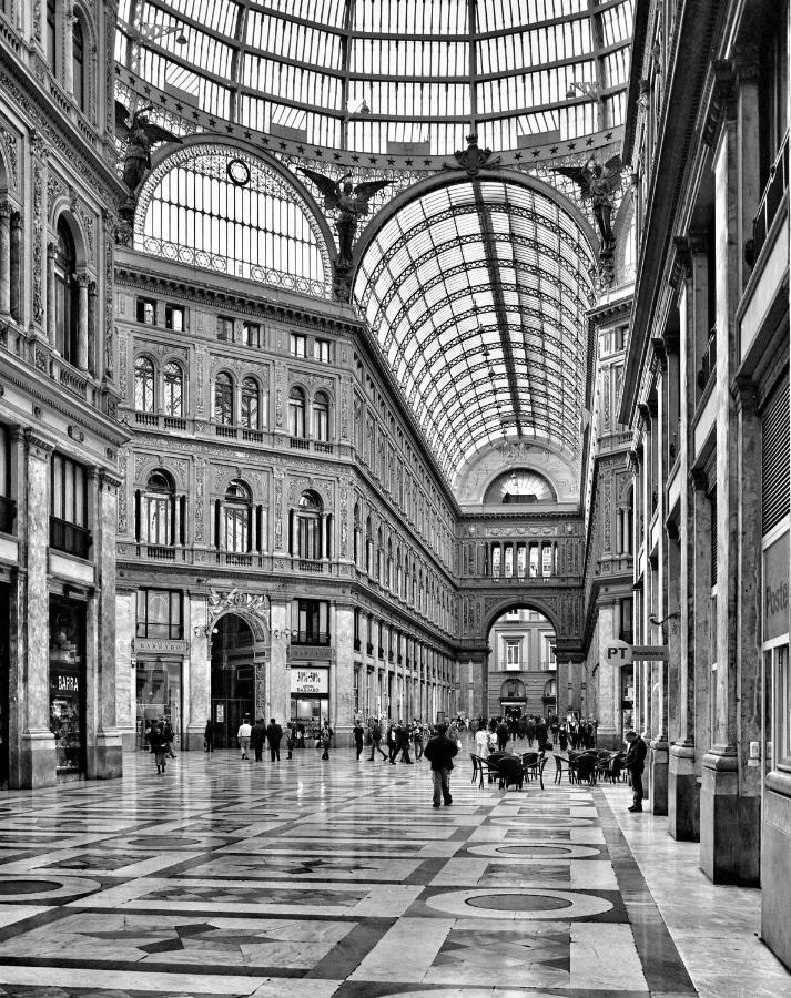Grande & Caratteristico Dietro La Cattedrale ナポリ エクステリア 写真