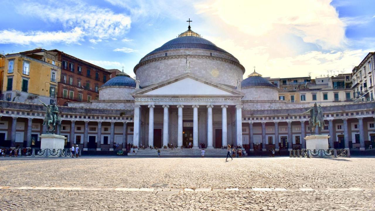 Grande & Caratteristico Dietro La Cattedrale ナポリ エクステリア 写真